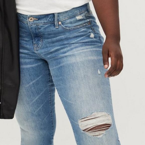 ❤️NWT VINTAGE TORRID JEANS - BOYFRIEND STRAIGHT DISTRESSED - STRETCH MID RISE - Picture 13 of 16
